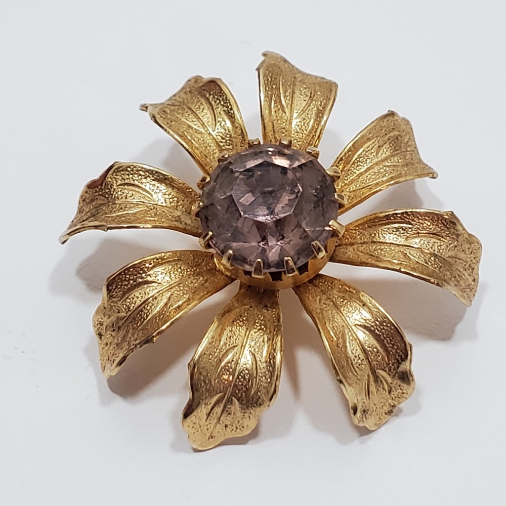 Vintage Gold Tone Textured Flower Brooch Pin w Large Statement Purple Rhinestone